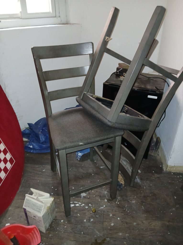 4 Gray Kitchen Chairs - photo 3