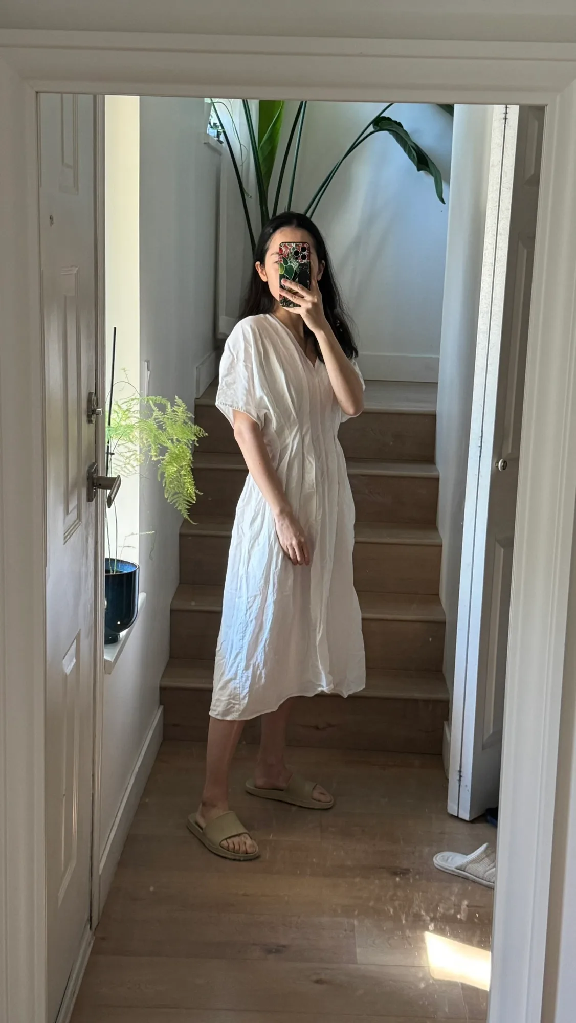 Rosebanks white pleated loose dress image indicator(3)