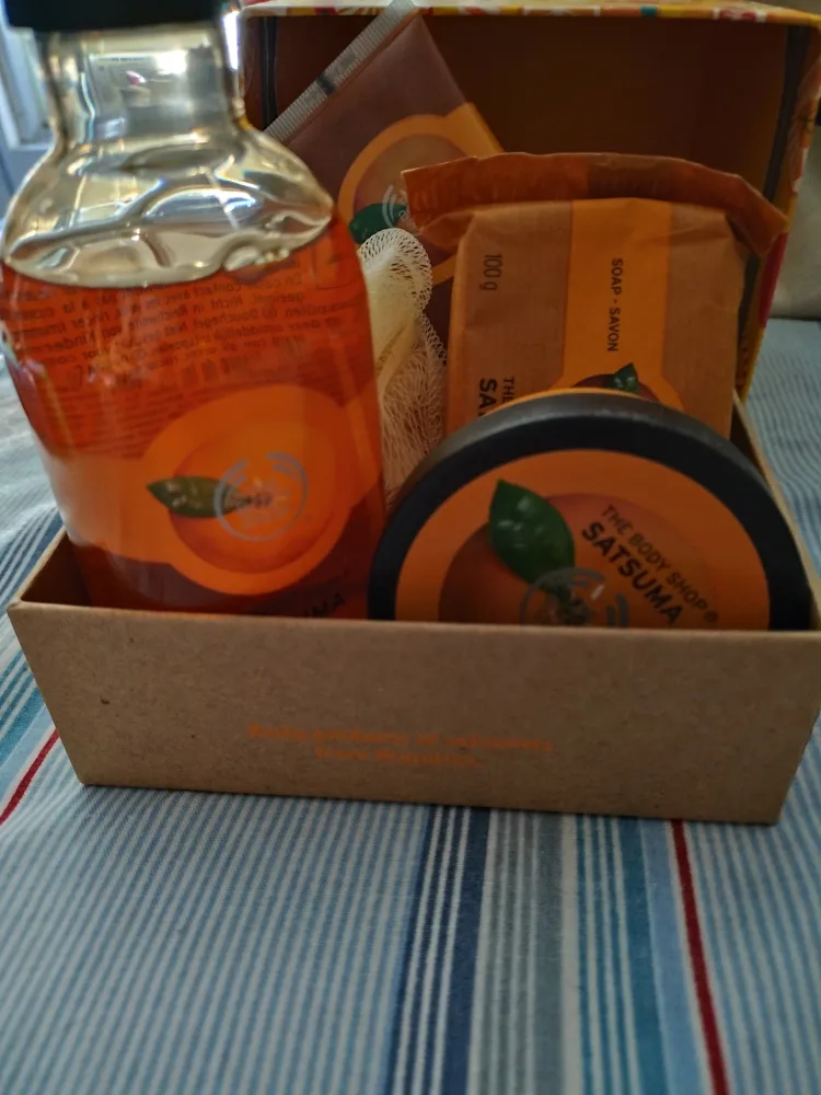 The Body Shop Satsuma Festive Gift Set image indicator(3)