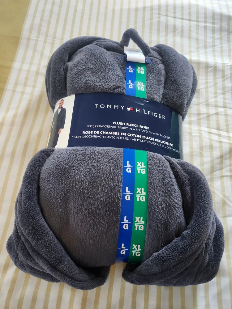 Tommy Hilfiger Men's Plush Fleece Robe - Charcoal Grey - image indicator(3)