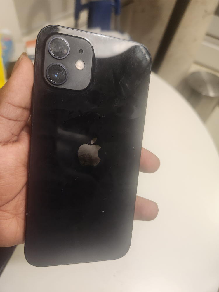 iPhone 12 - 64GB - Great Condition - photo 2