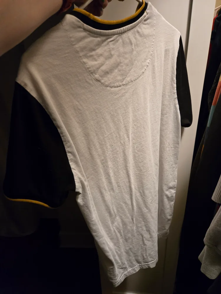 NOVAMEN Size Medium T-Shirt image indicator(3)