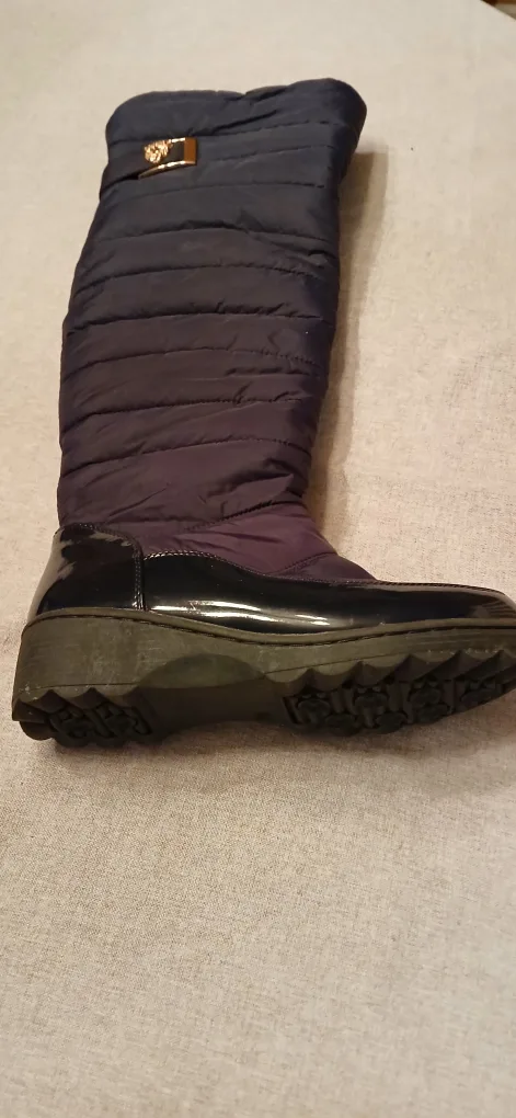 Women's Quilted Knee-High Winter Boots image indicator(2)