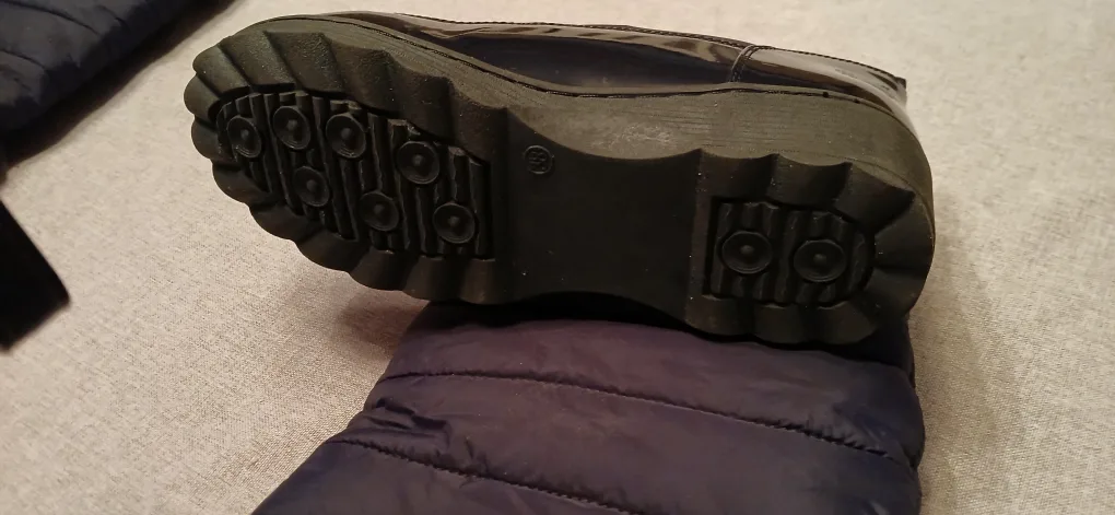 Women's Quilted Knee-High Winter Boots image indicator(3)