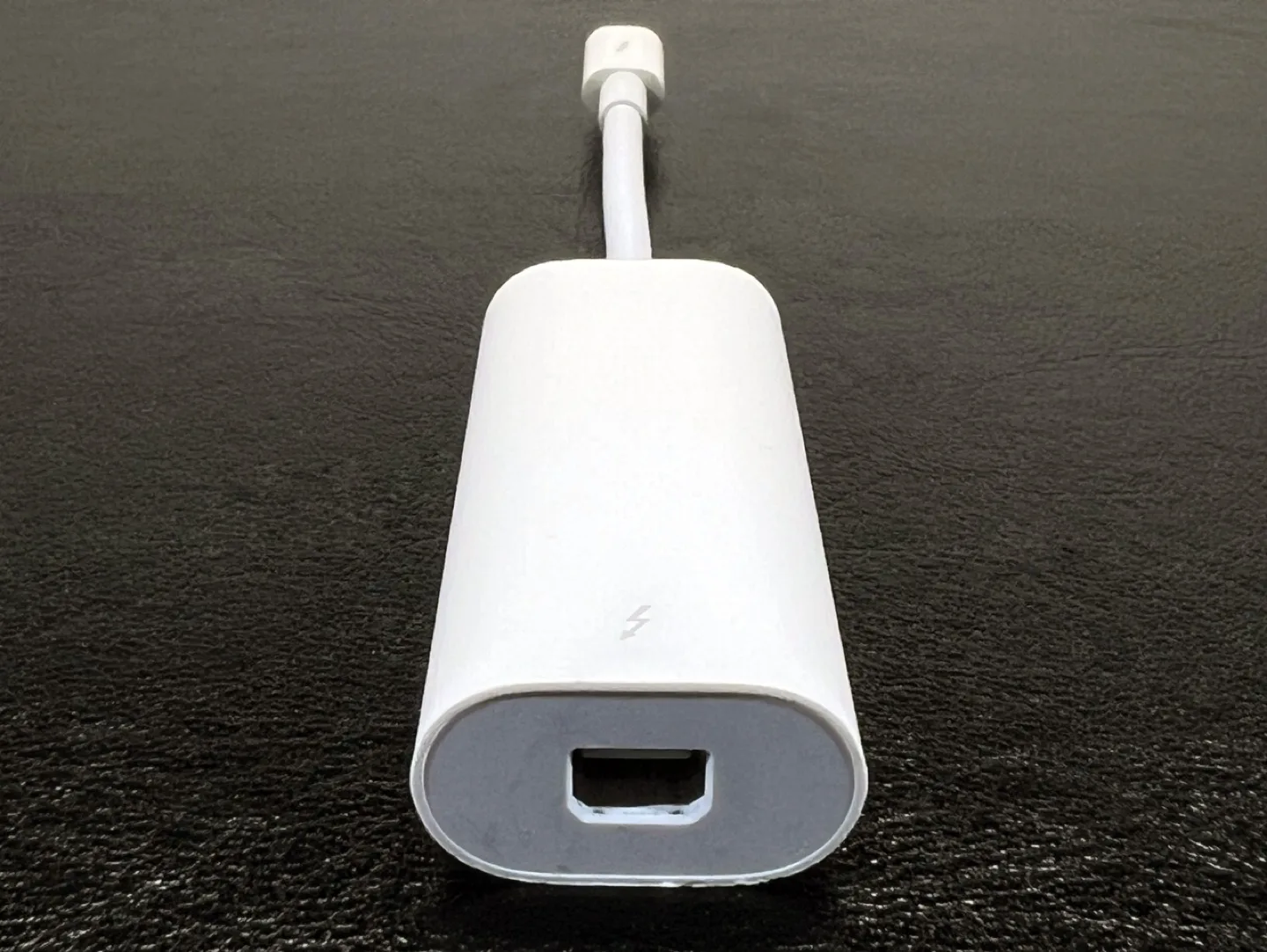 Apple A1790 Thunderbolt 3 (USB-C) to Thunderbolt 2 Adapter image indicator(5)