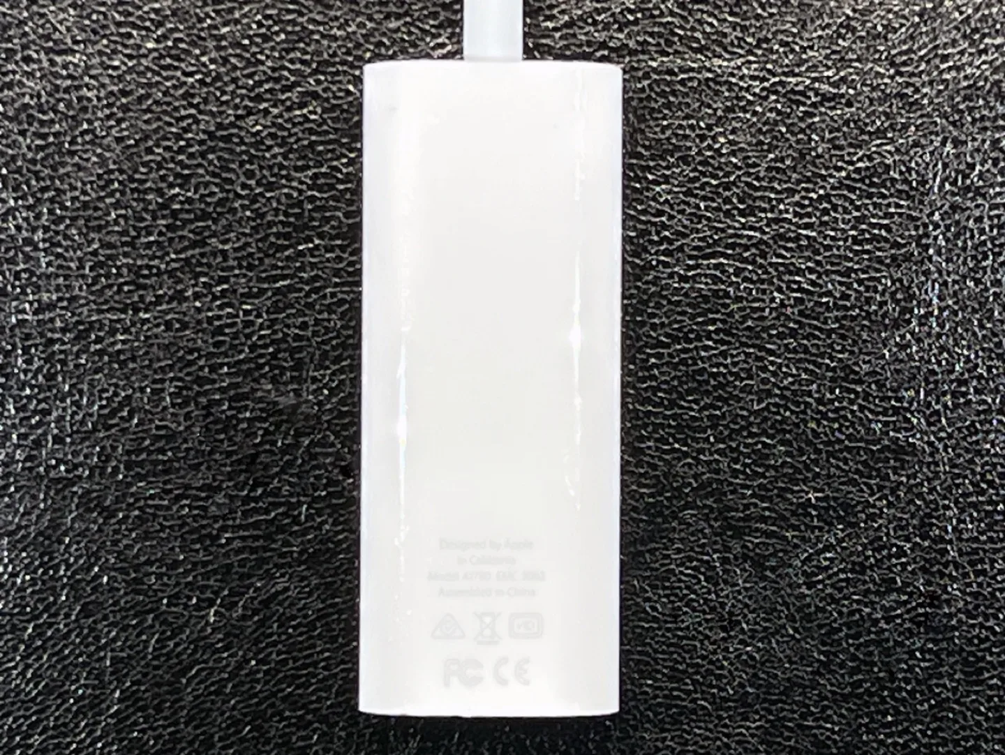 Apple A1790 Thunderbolt 3 (USB-C) to Thunderbolt 2 Adapter image indicator(3)