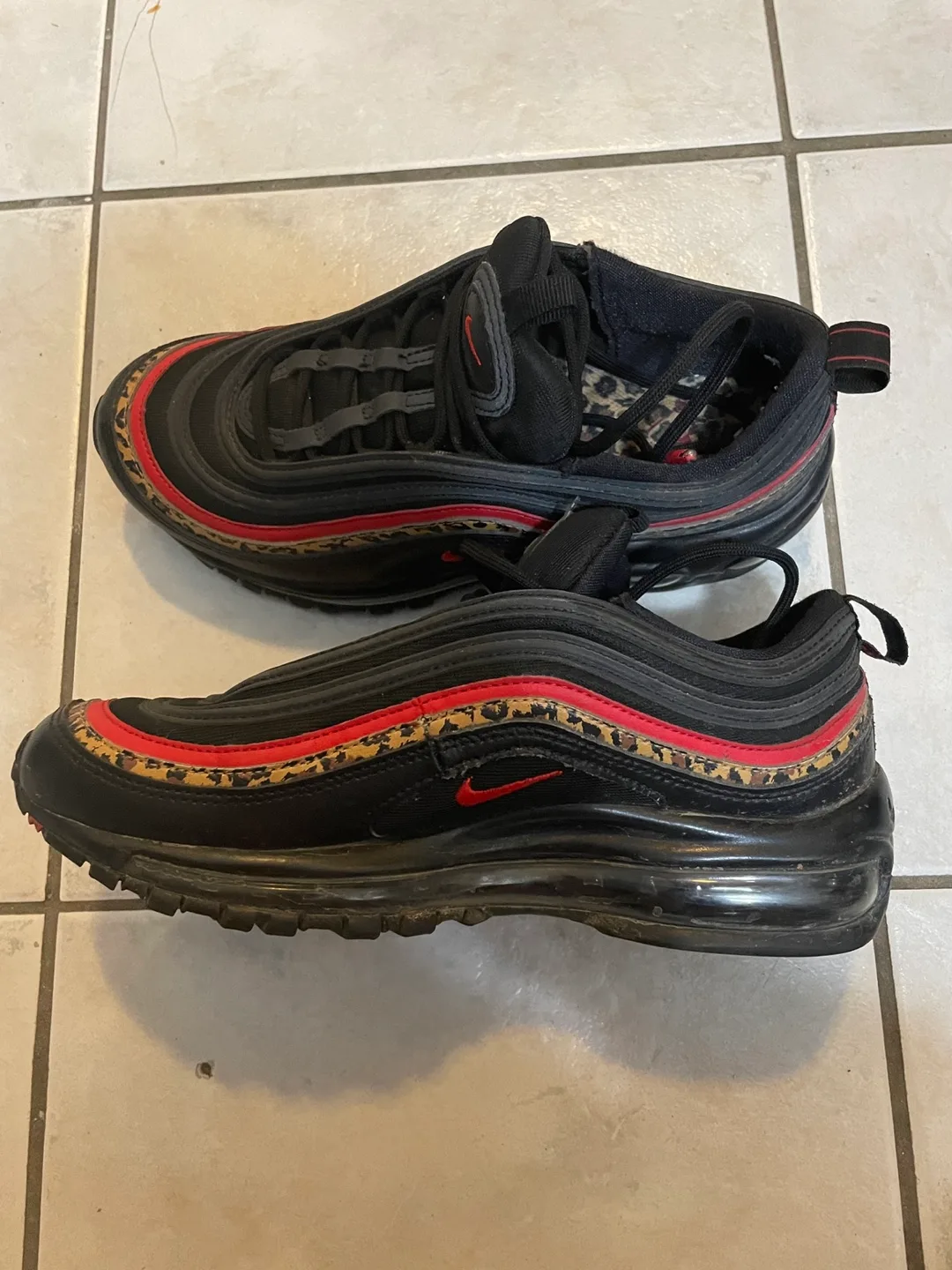 Nike Air Max Women's Shoes - Size 6Y image indicator(2)