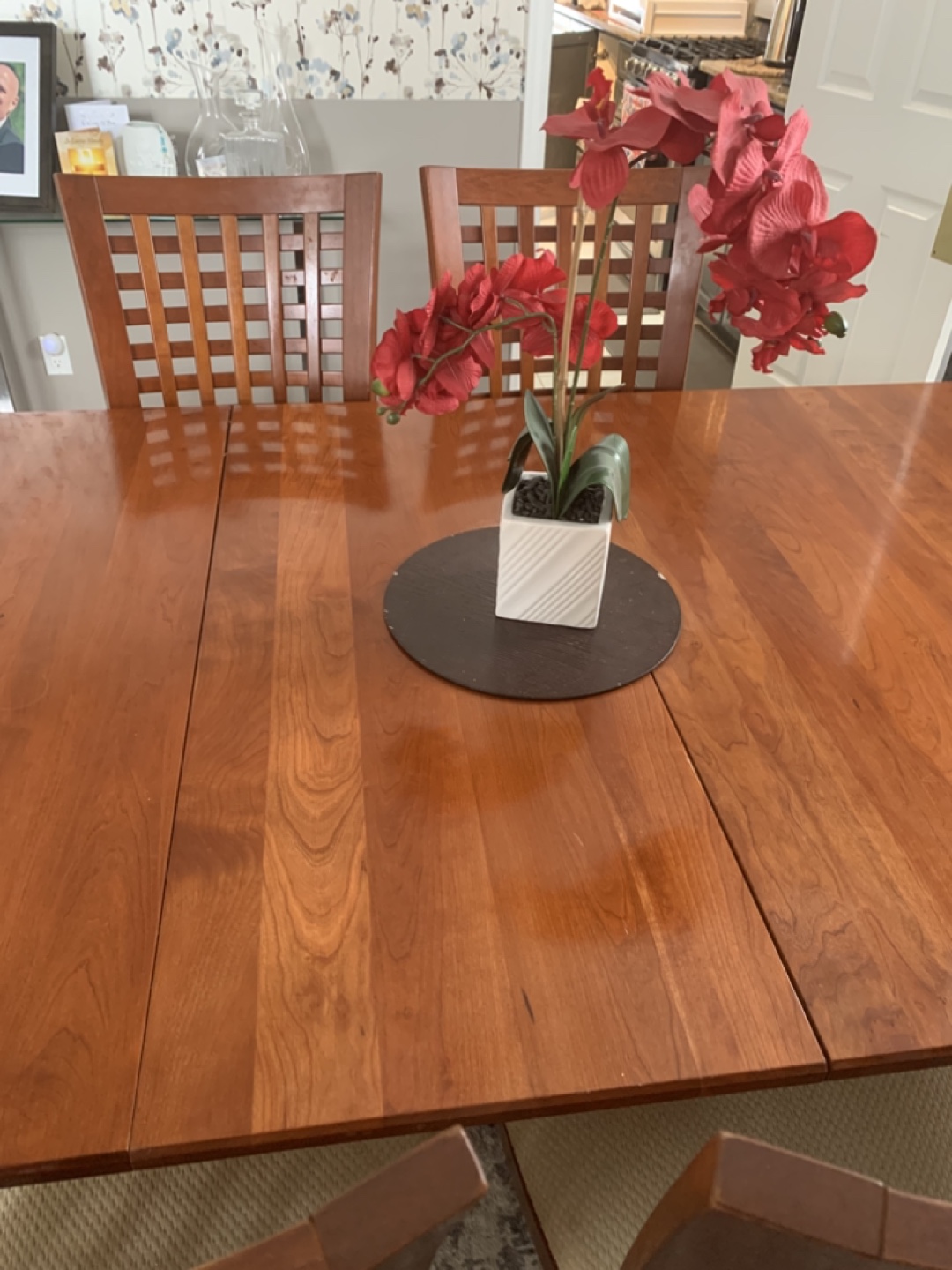 Dining table & 6 chairs