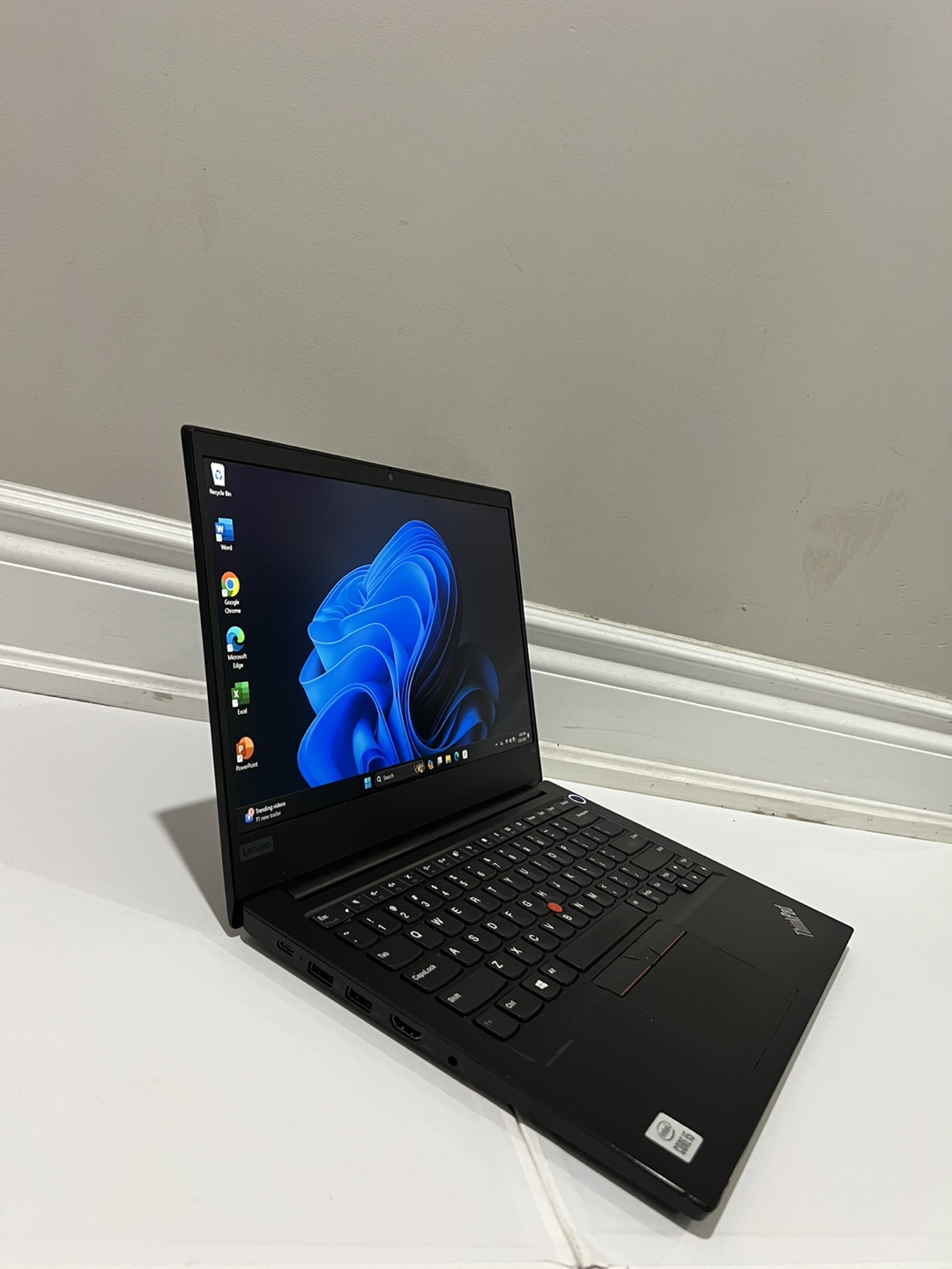 Lenovo Thinkpad E14- Excellent performance - photo 3