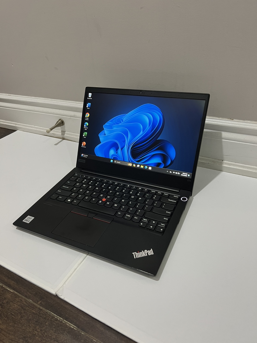 Lenovo Thinkpad E14- Excellent performance - photo 2
