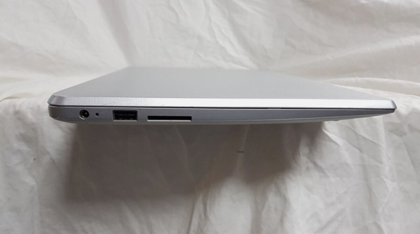 Toshiba Chromebook CB30 - photo 3