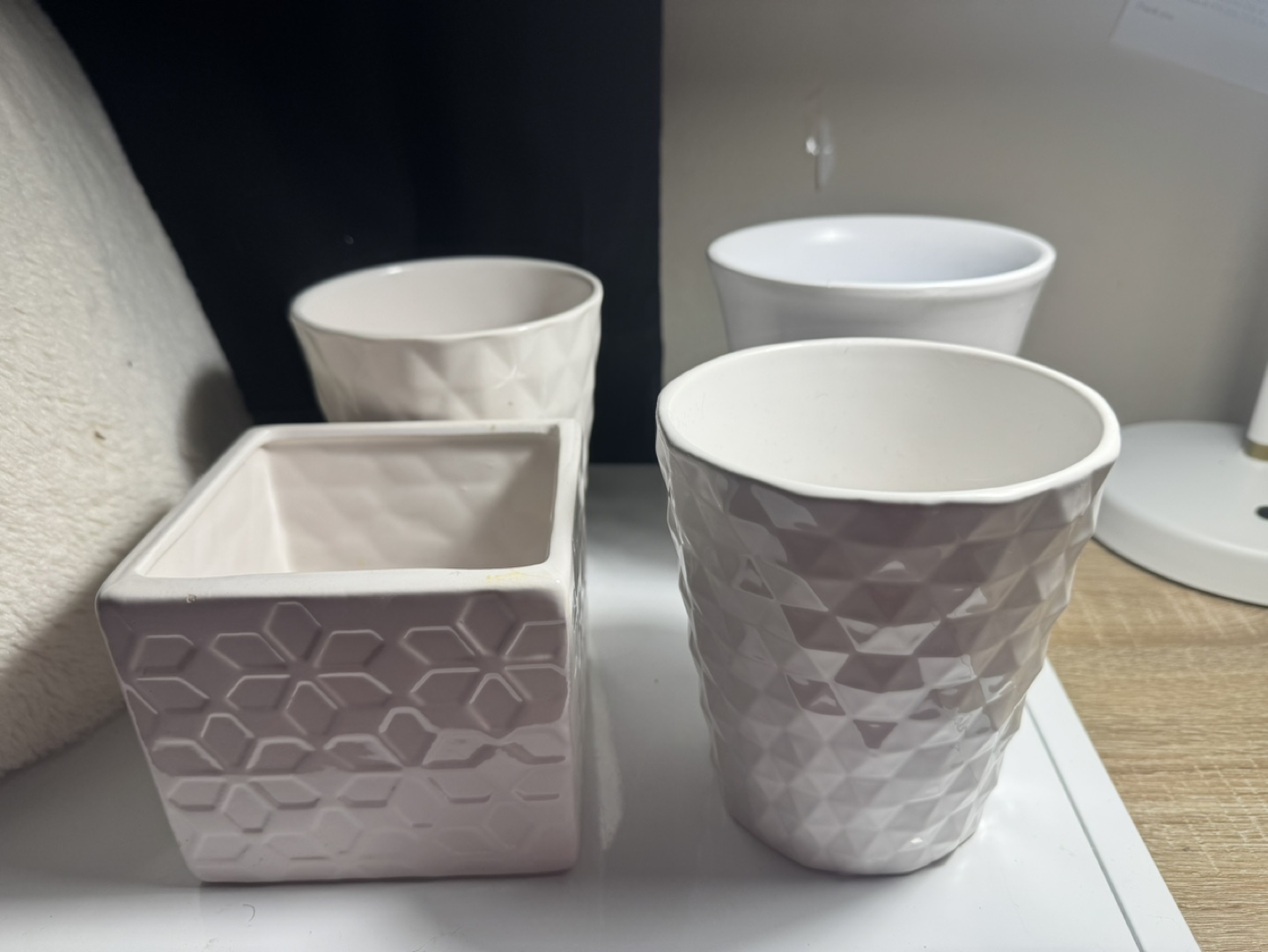Set of four white ceramic vases - photo 3