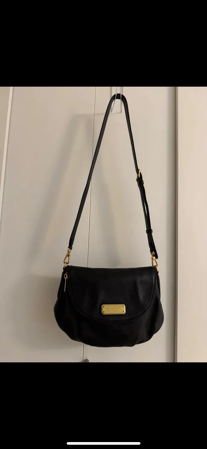 Marc by Marc Jacobs Black Leather Crossbody Bag image indicator(2)