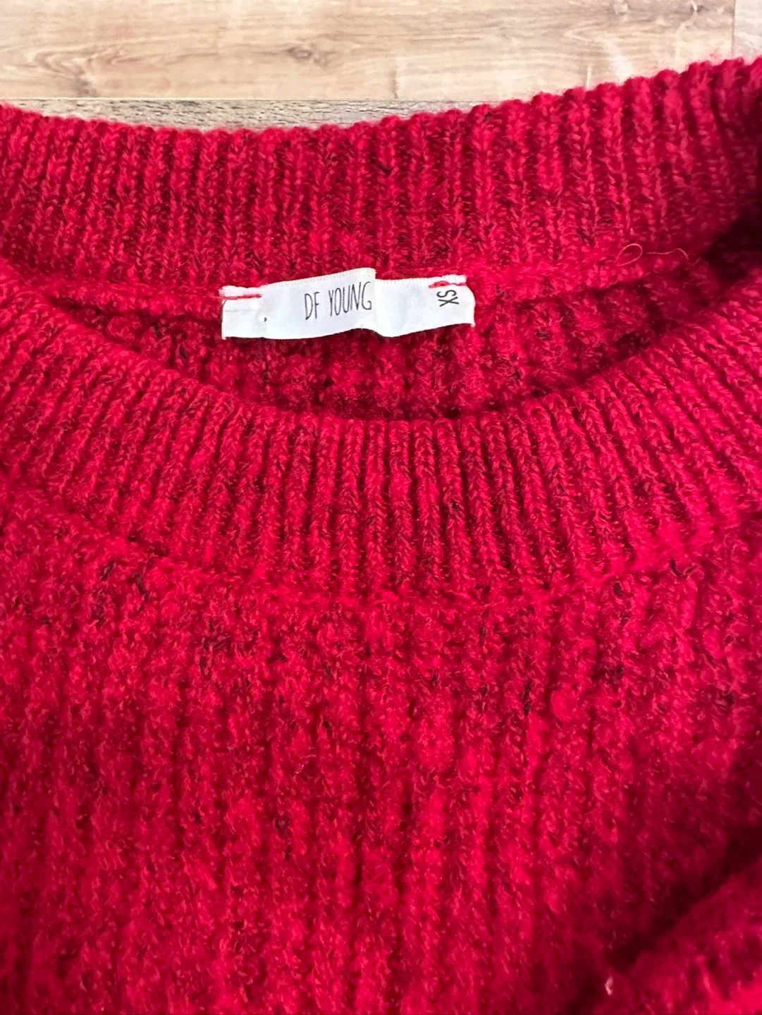 De facto Red Knit Sweater image indicator(2)