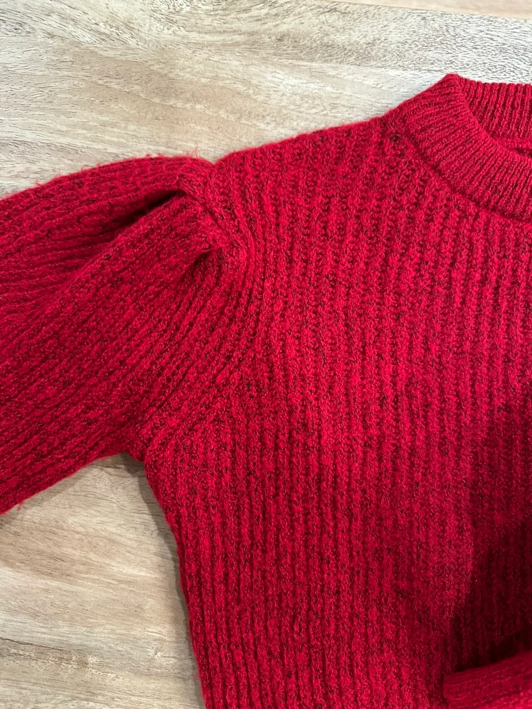 De facto Red Knit Sweater image indicator(3)
