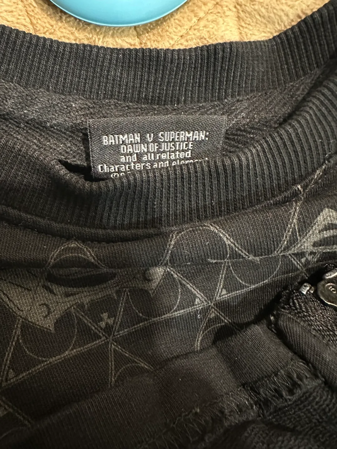 🧡Batman v Superman Sweatshirt, Size Large image indicator(2)