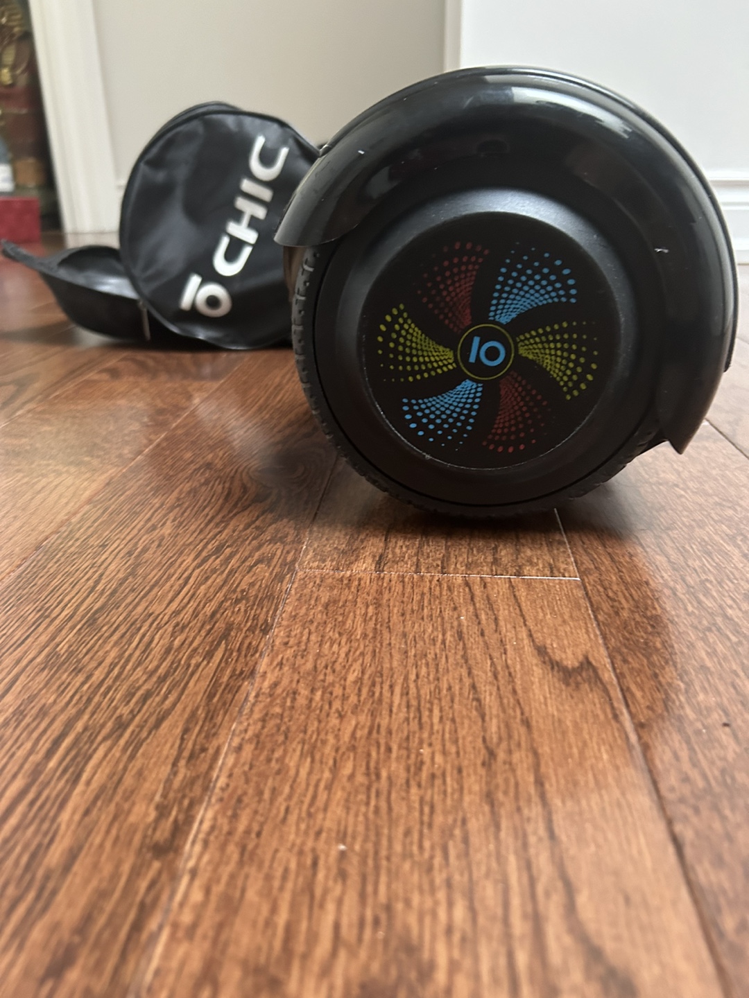 IO CHIC Hoverboard with Carrying Case - photo 3