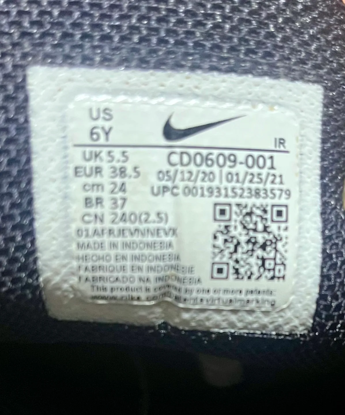 Nike Air Max Plus TN Triple Black Size 6Y image indicator(4)