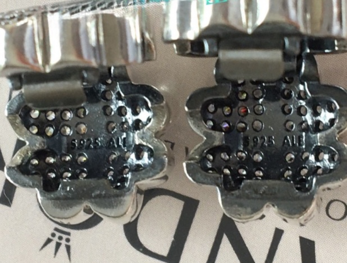 Authentic Pandora Petals of Love Clips Sparkling Clover Clear CZ - photo 3