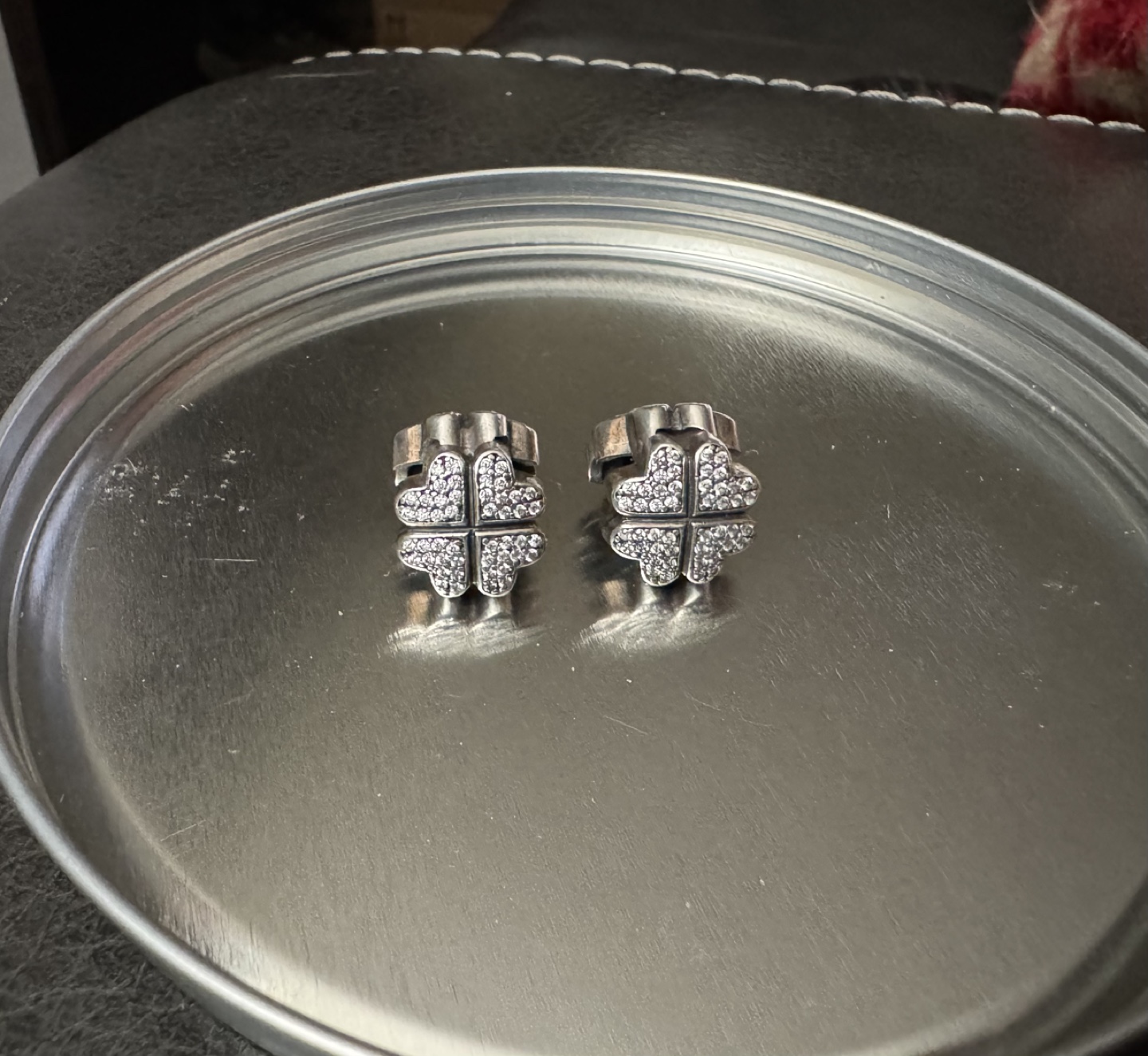 Authentic Pandora Petals of Love Clips Sparkling Clover Clear CZ - photo 2