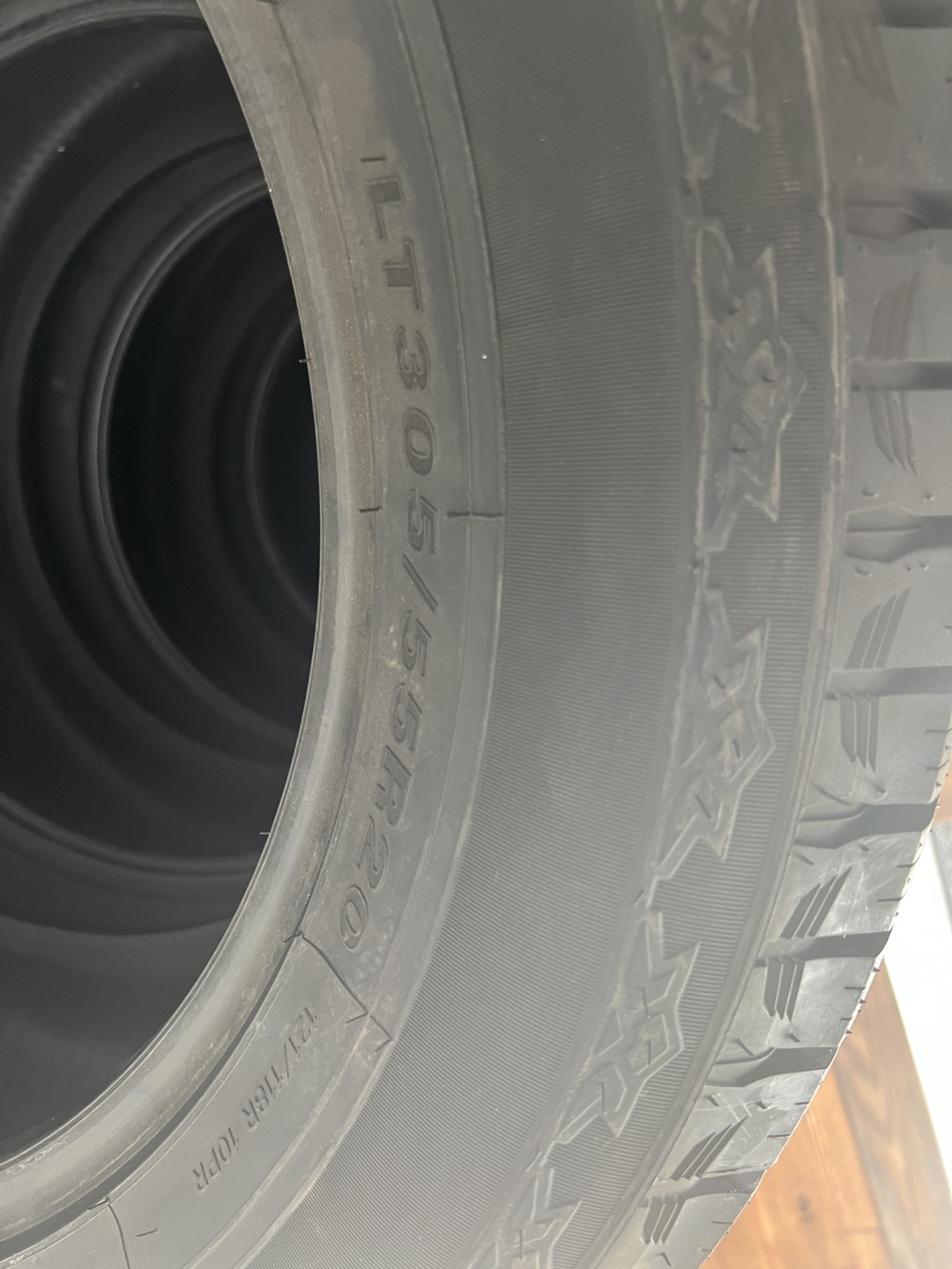 Set of 5 LT305/55R20 General Grabber X3 All-Terrain Tires - photo 5