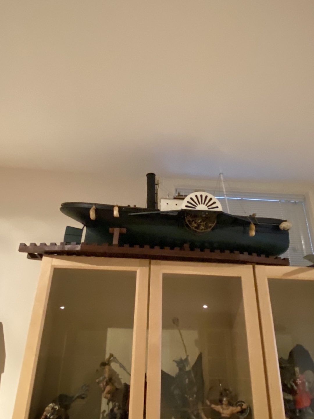 Vintage Ship Models: U-Boat & Galleon is Sold - photo 3