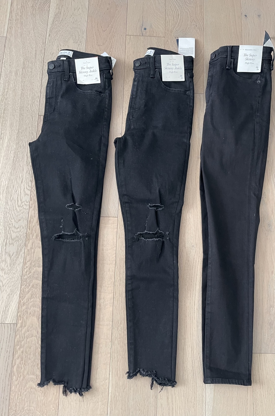 New Abercrombie woman’s jeans & sweater $80 each - photo 5
