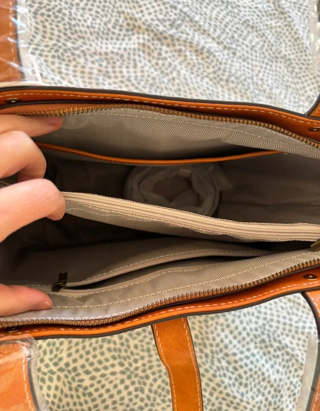 New embossed-leather tote bag, both functional and cool!🥰😍💐 image indicator(5)