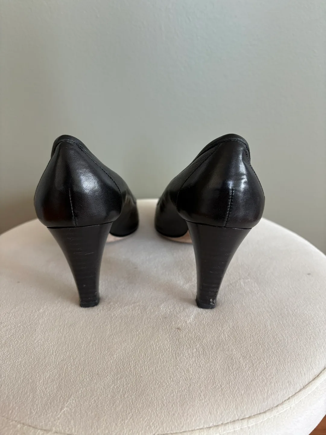 Hugo Boss Black Leather Heels - Size 37 image indicator(3)