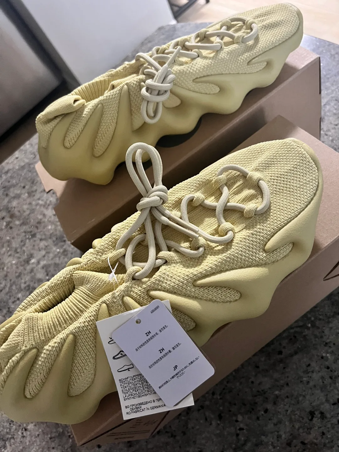 Yeezy 450 - size 12 US / new with box and tags image indicator(2)