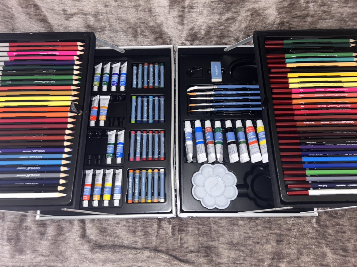 Artist's Carry Case with Colour Pencils, Paints, and Brushes - photo 3