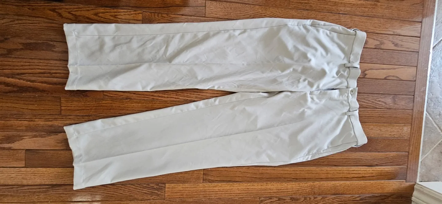 Haggar Cool 18 Men's Khaki Pants - Size 34x30 image indicator(2)