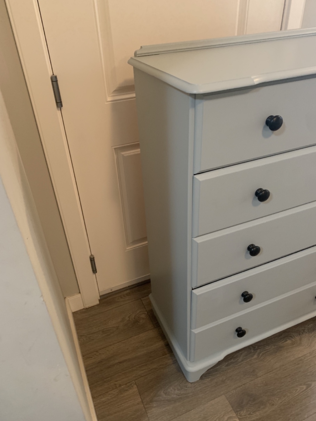 Five-Drawer Dresser - Light Grey with Black Knobs - photo 4