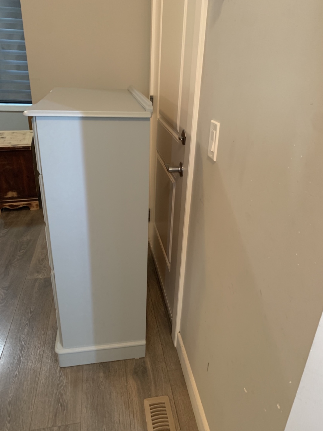 Five-Drawer Dresser - Light Grey with Black Knobs - photo 3