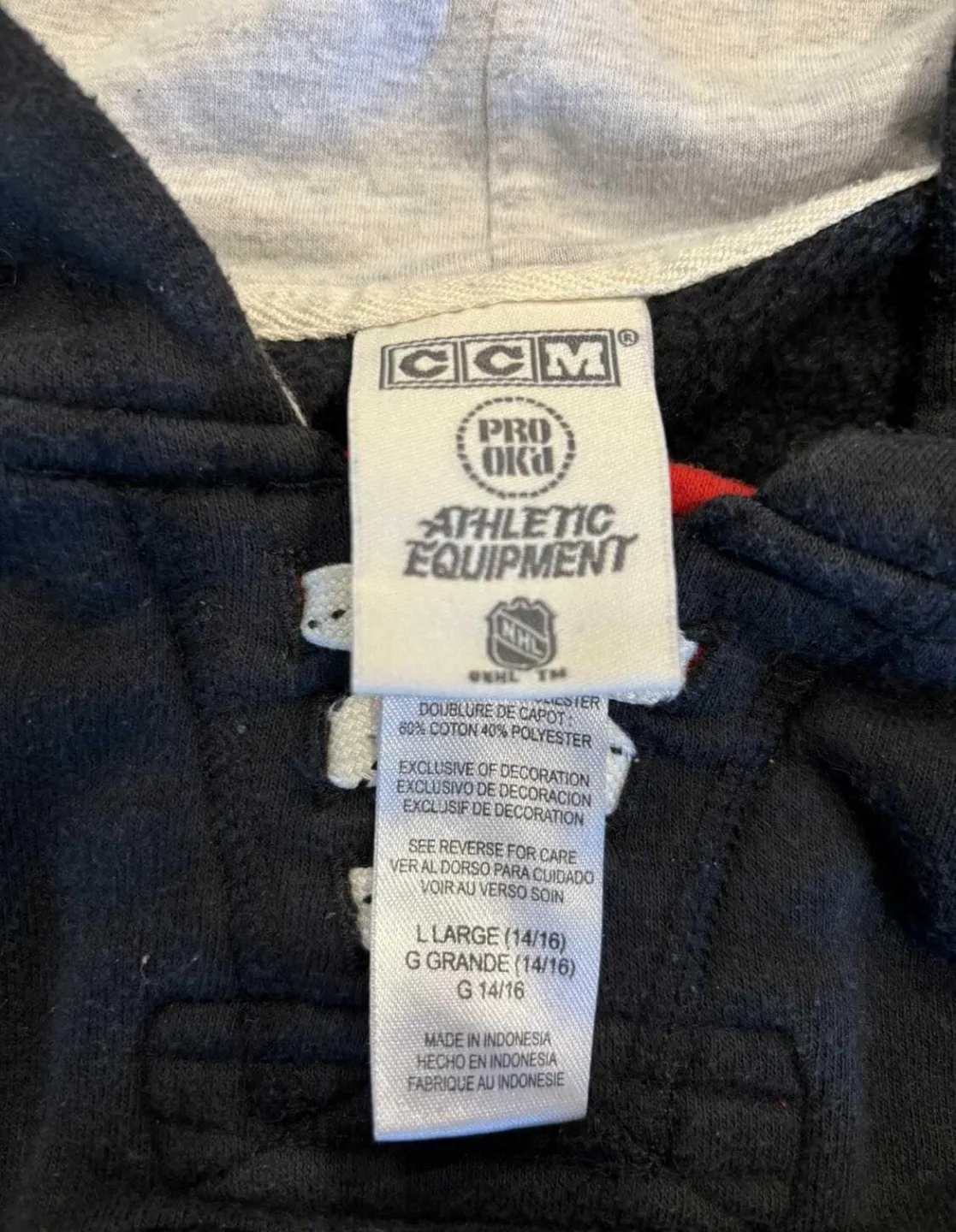 CCM Chicago Blackhawks Hockey Hoodie - Size Large image indicator(3)