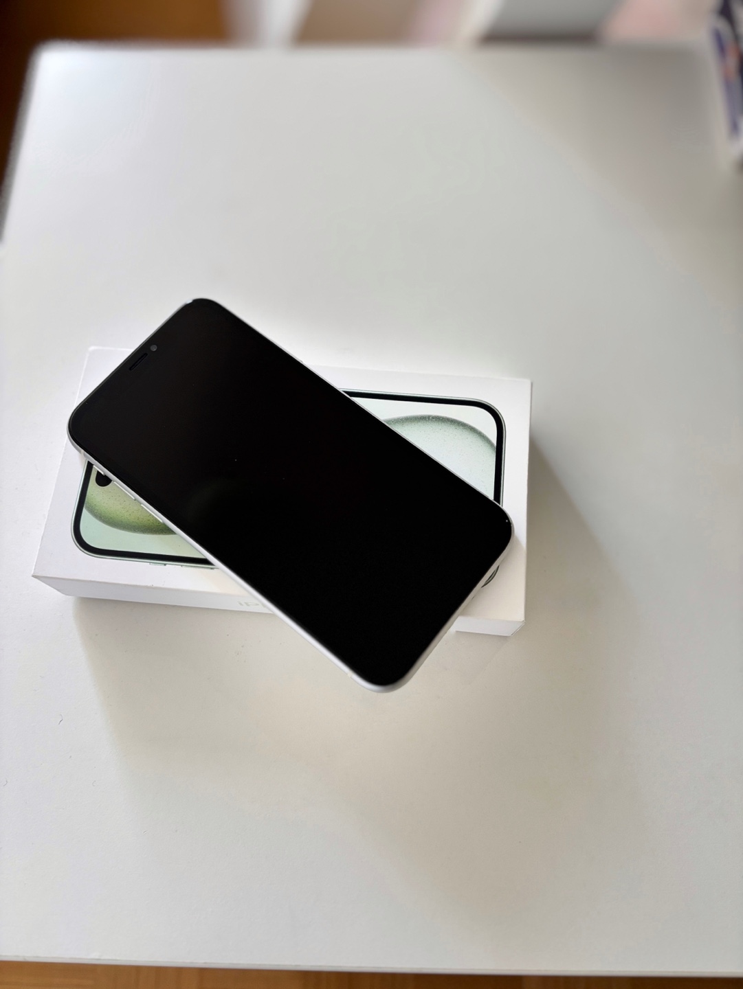 iPhone XR 64GB White - 81% Battery Health