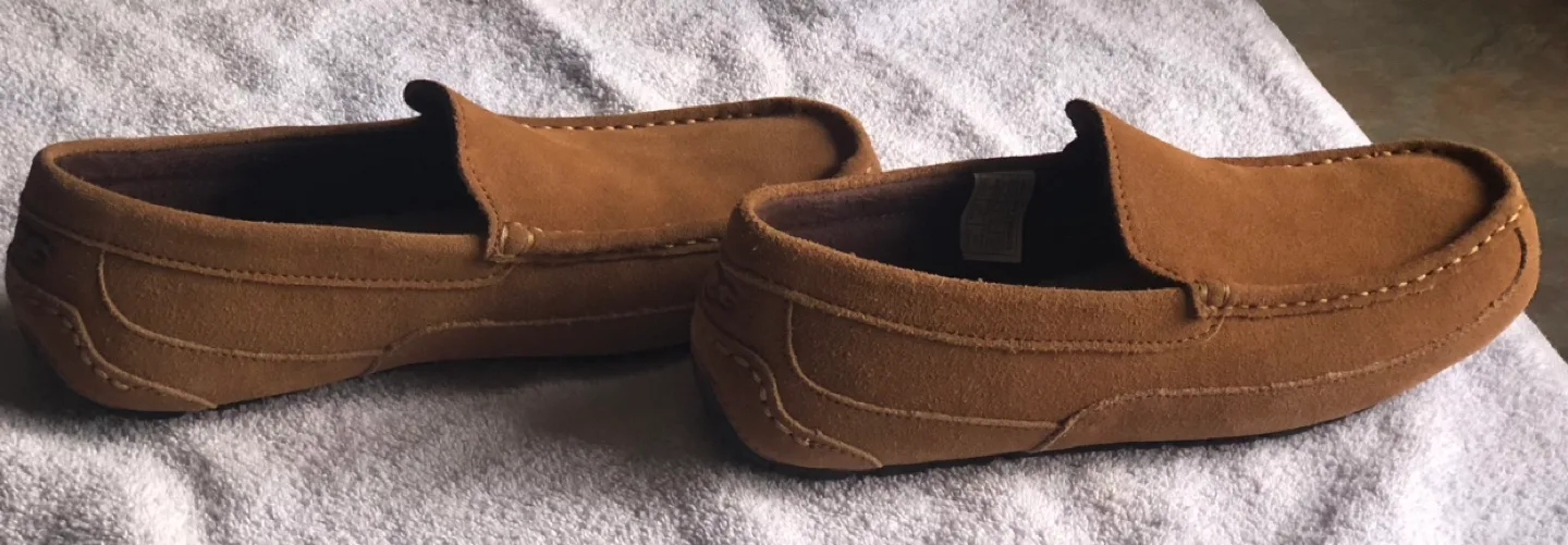 Men's UGG Slippers - Size 9 image indicator(10)