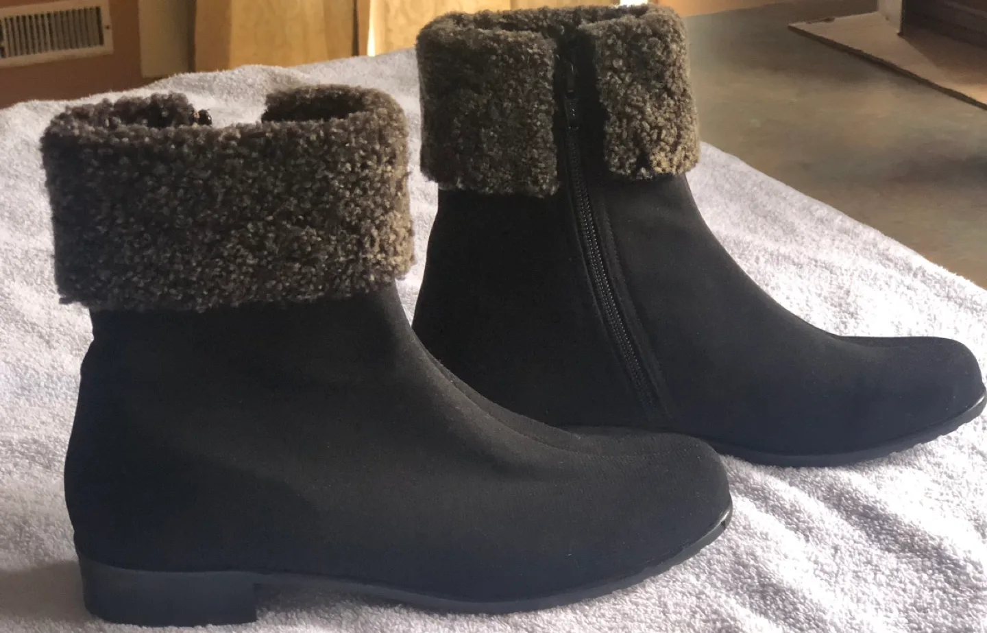 Stuart Weitzman Women's Black Gore-Tex Boots - Size 8 image indicator(4)