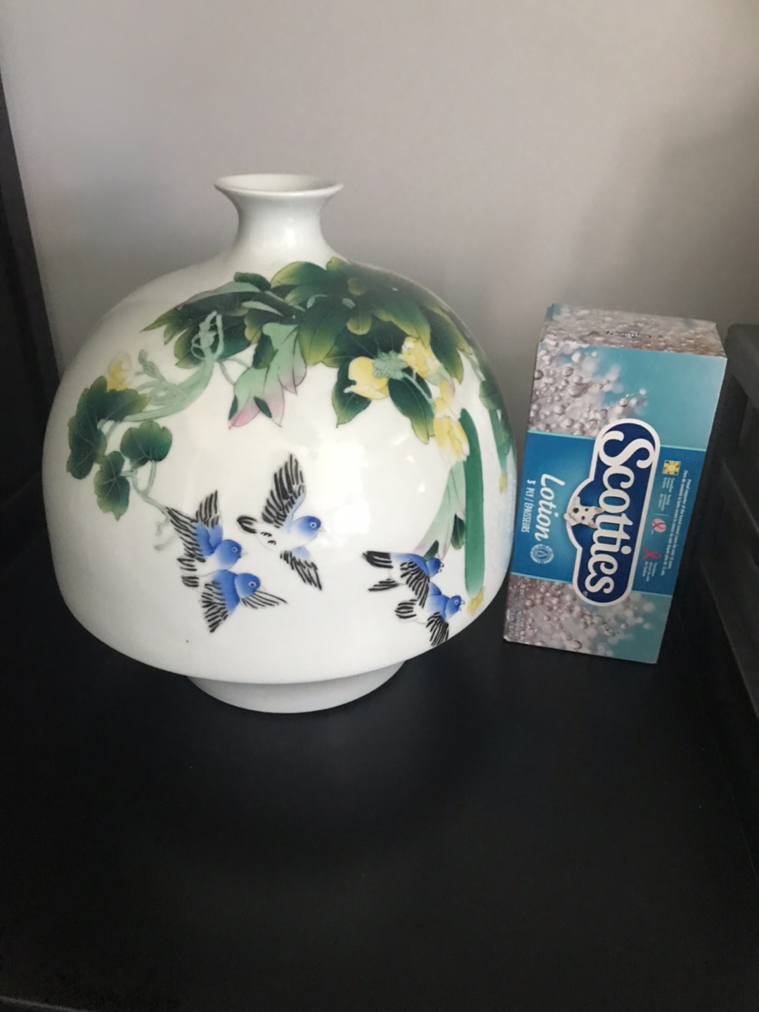 Elegant Porcelain Vase with Bird and Floral Design - photo 4