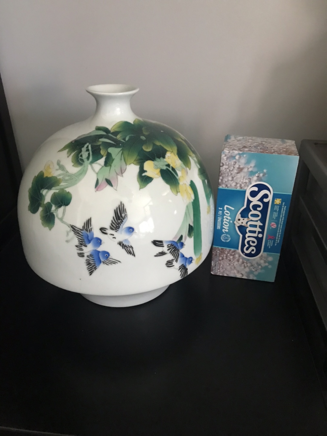 Elegant Porcelain Vase with Bird and Floral Design - photo 5