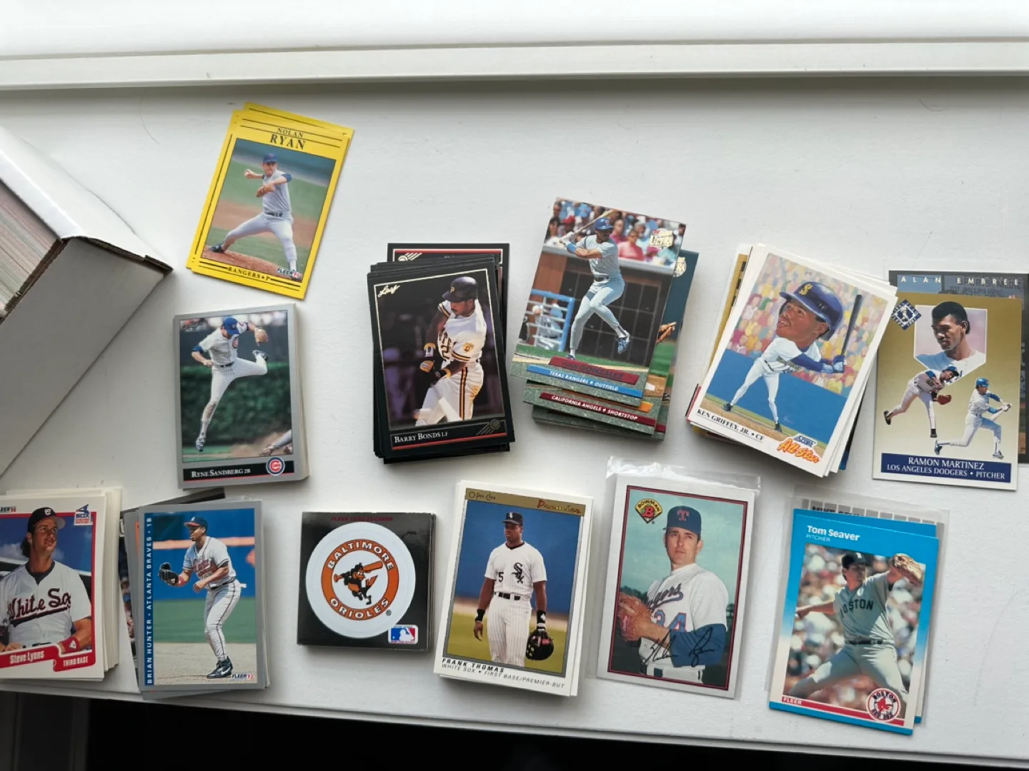 Large Collection of late 1980s/early 1990s Baseball Cards image indicator(2)