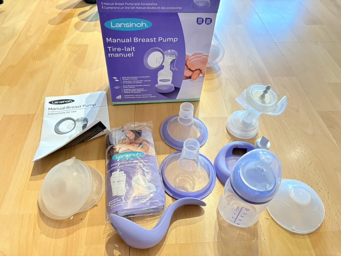 Lansinoh Manual Breast Pump with Accessories image indicator(2)