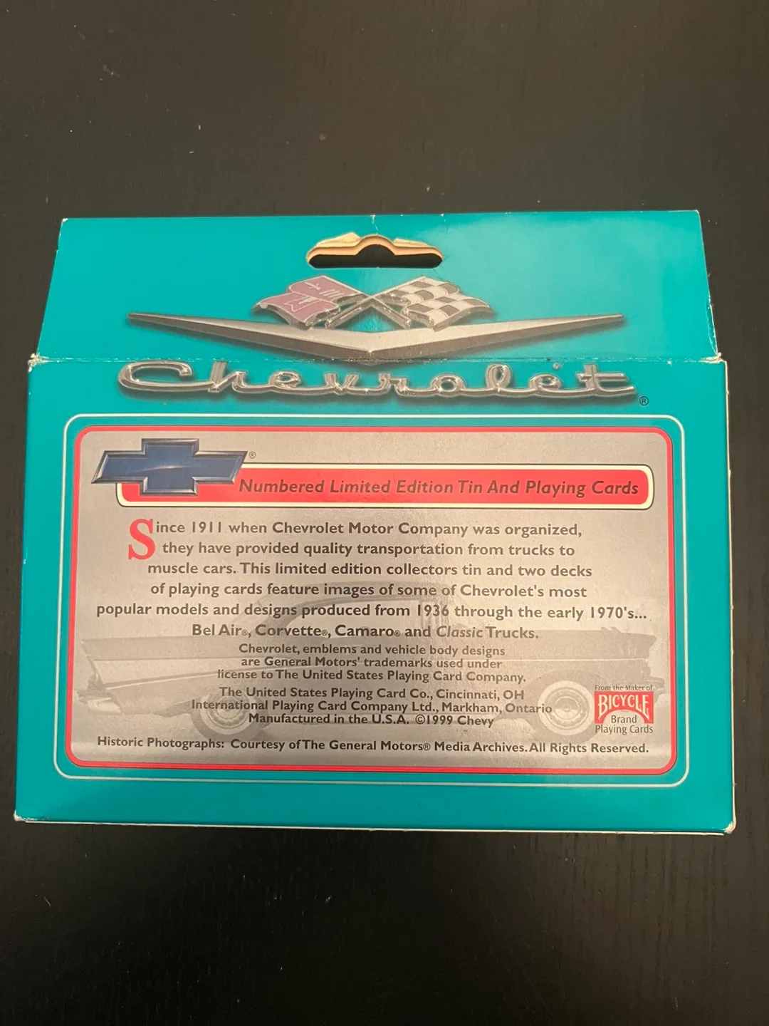 Classic Chevrolet Numbered Limited Edition Playing Cards in Tin image indicator(2)