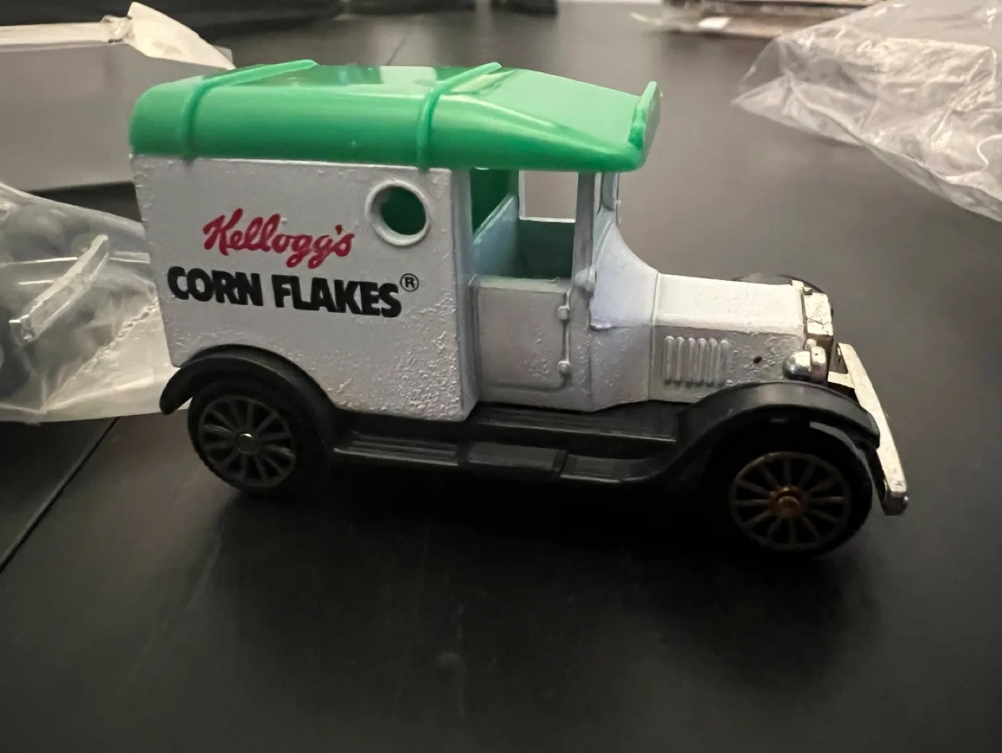 Vintage Kellogg's Rice Krispies & Corn Flakes Delivery Trucks image indicator(2)
