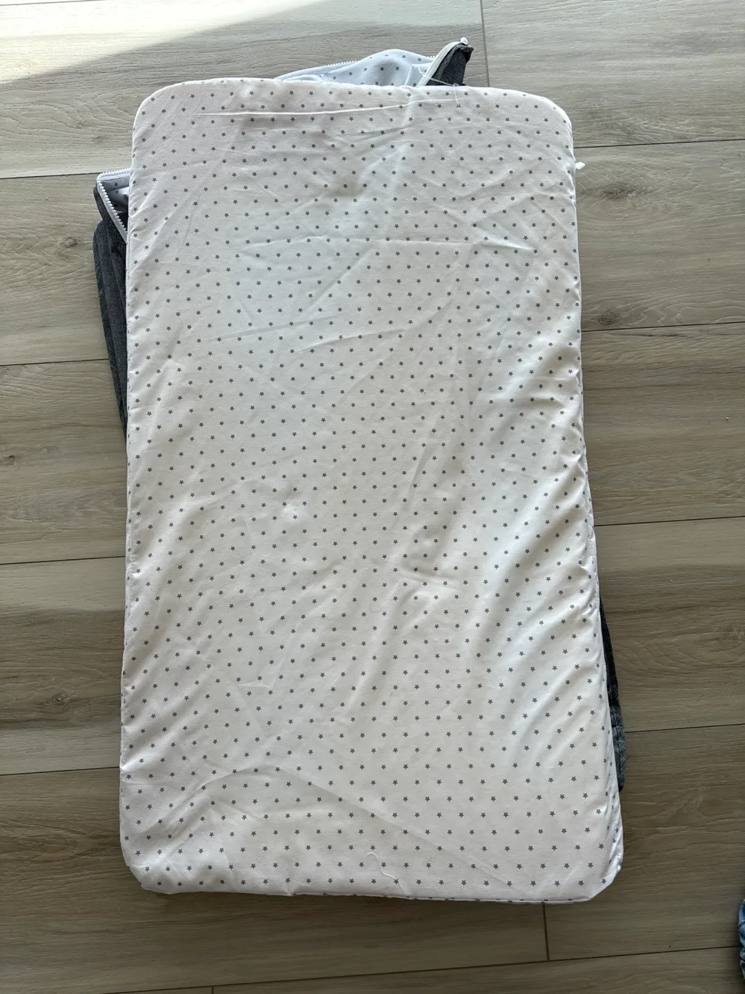 Baby Bassinet with Adjustable Height and Mosquito Net image indicator(4)