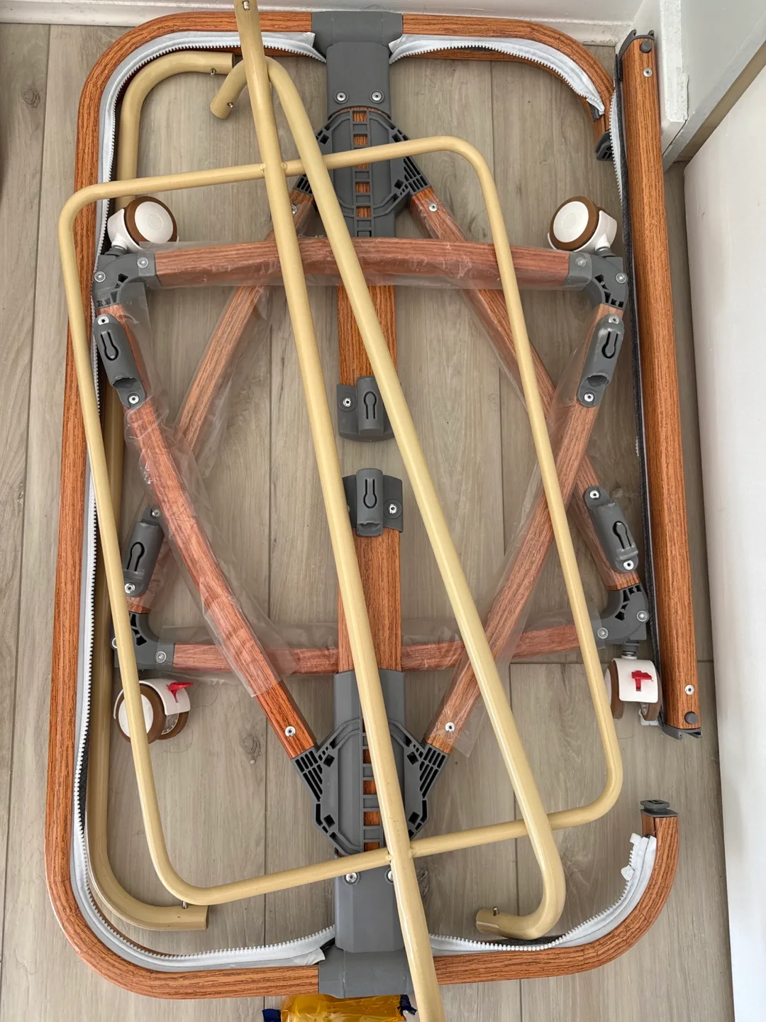 Baby Bassinet with Adjustable Height and Mosquito Net image indicator(2)