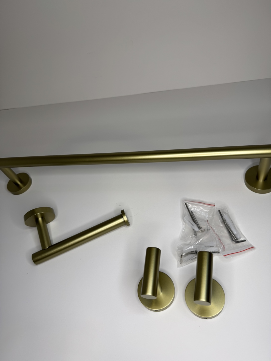 NEW Lairuier 4-Piece Bathroom Hardware Set - photo 3