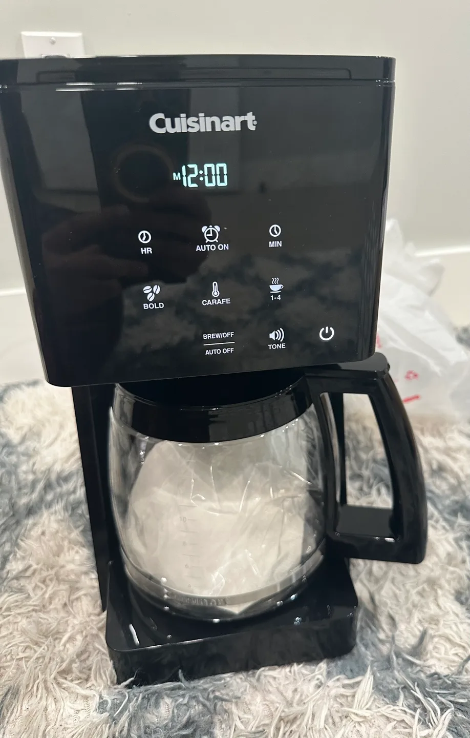 Cuisinart 14-Cup Programmable Coffee Maker image indicator(2)