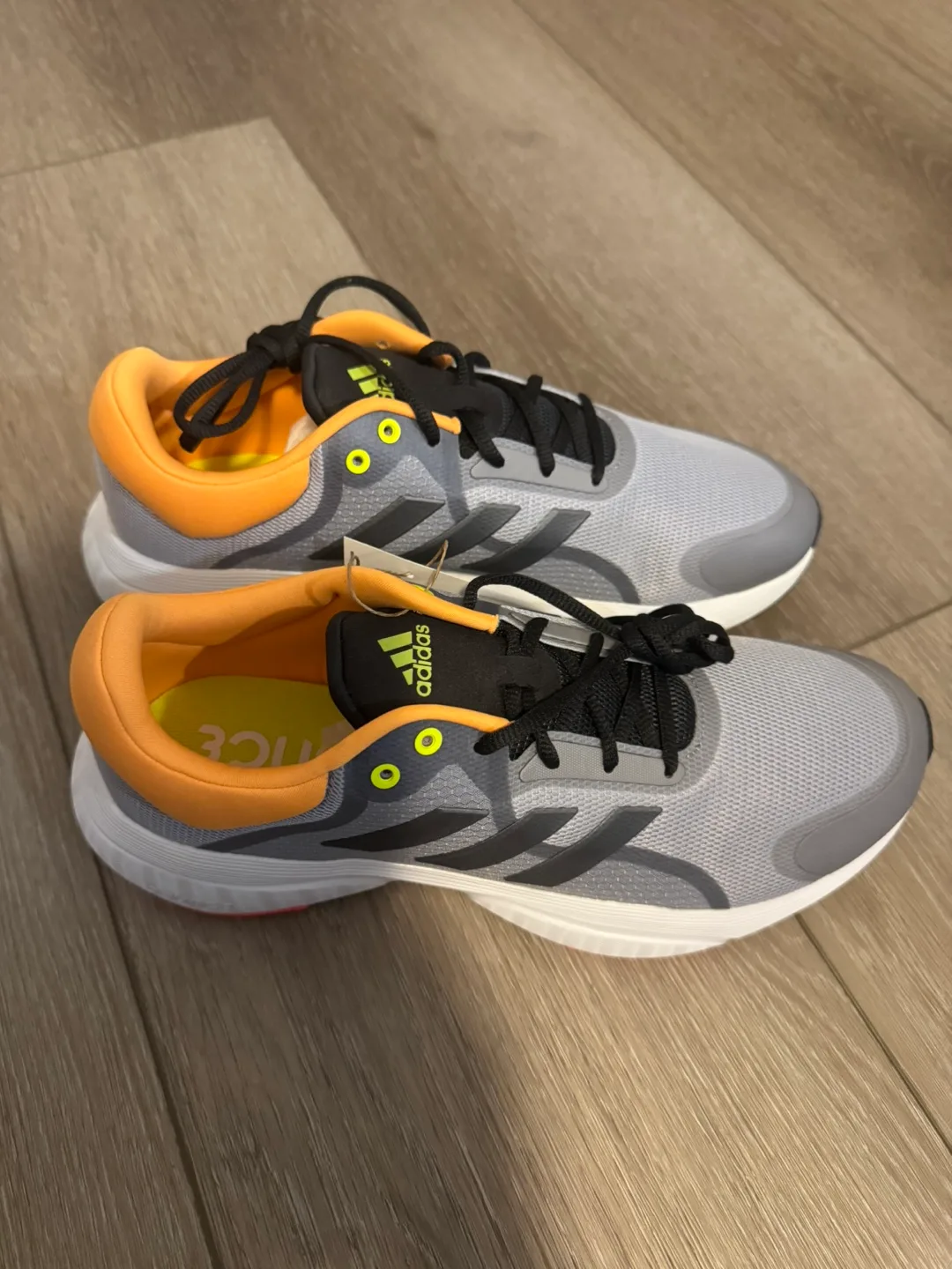 NWT adidas Response Running Shoe (Size 10M US) image indicator(2)