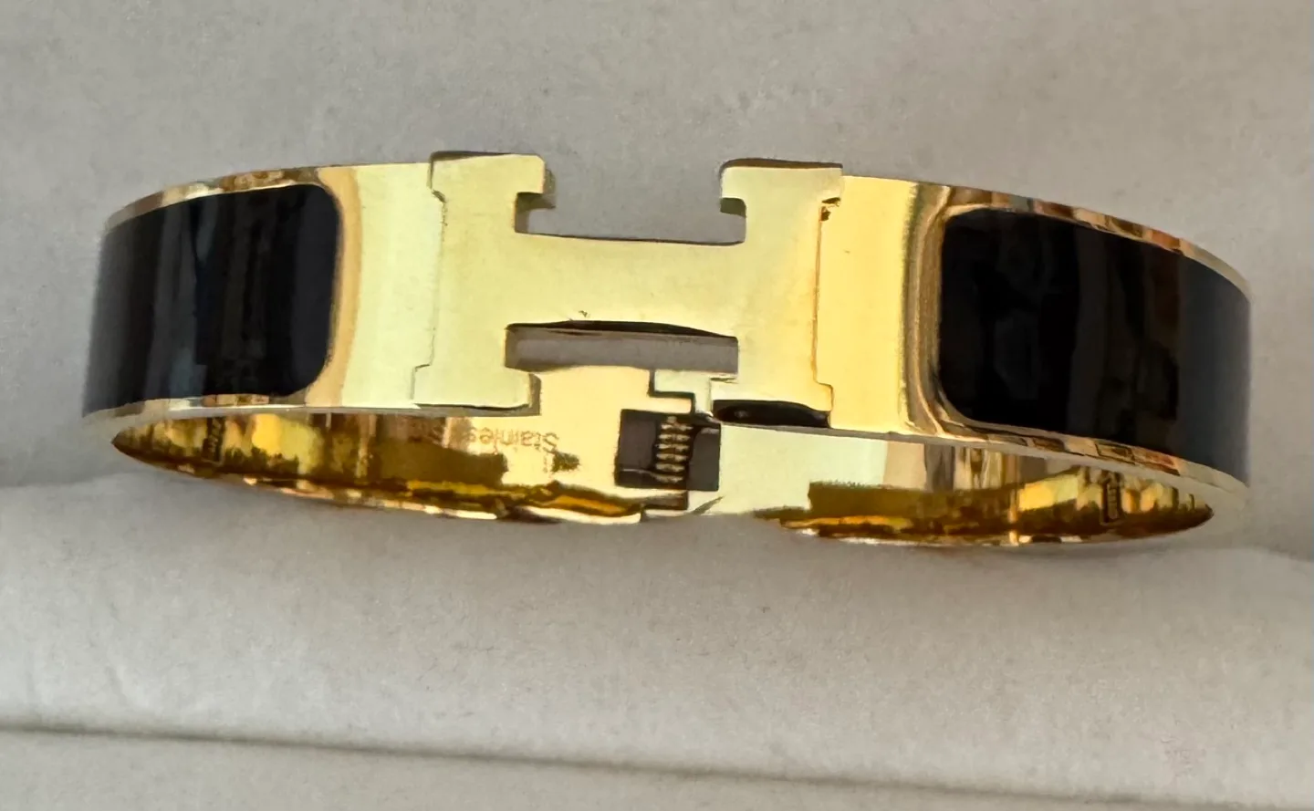 NEW ⚫️ H Black Enamel Cuff Bangle Bracelet image indicator(2)